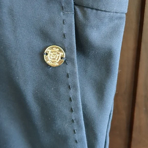 Shorts - Picture 2 of 4